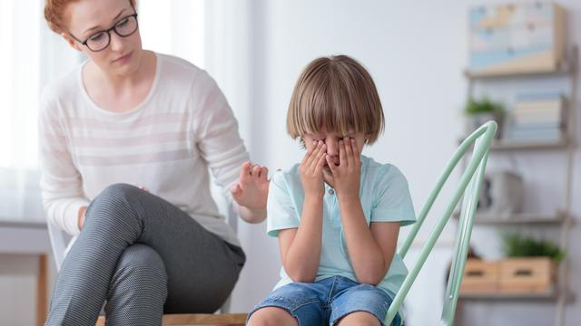 5 Cara Menghadapi Anak Ngambek Tidak Mau Sekolah