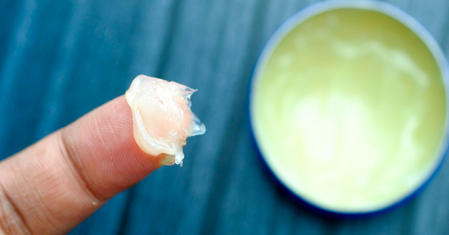 Manfaat Petroleum Jelly Untuk Kulit Bayi