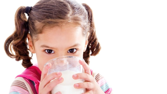 Bolehkah Mengganti Susu Sapi Dengan Susu Kedelai Untuk Anak?