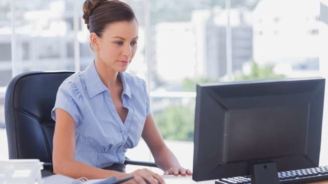 5 Cara Mencegah Sakit Leher Ketika Bekerja Di Depan Komputer