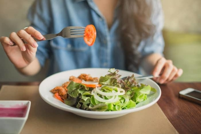 Tips Agar Tetap Bisa Makan Sehat Untuk Kamu Yang Sibuk