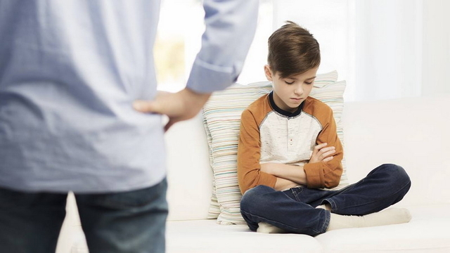 5 Cara Mengendalikan Emosi Saat Mendisiplinkan Anak
