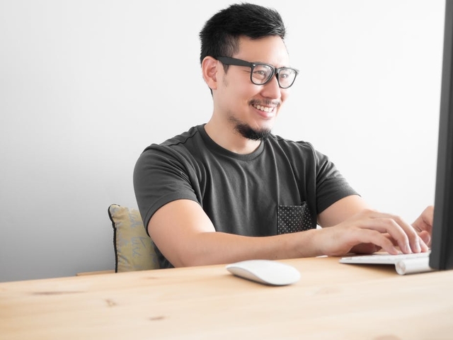 Tips Jitu Agar Tetap Semangat Kerja Di Kantor