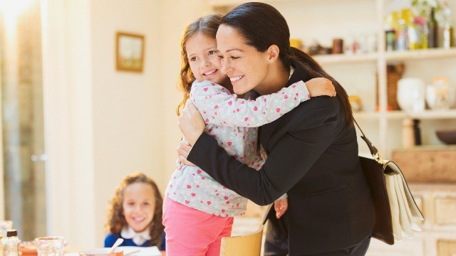 Tips Parenting: Buat Anak Nyaman di Hari Pertama Sekolah
