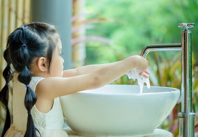 Parents, Yuk Mulai Ajari Anak Mencuci Tangan Dengan Benar