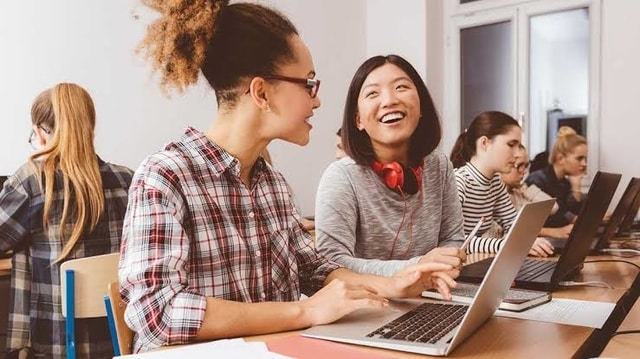 Berikut ini Cara Sukses Menjalankan Kerja Sambil Kuliah