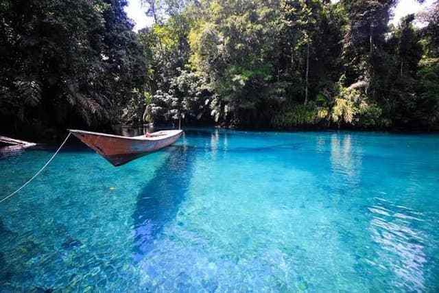 Berikut Ini 5  Danau Terindah di Dunia, Ada yang dari Indonesia Lho!