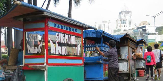 Tips Memilih Jajanan Sehat di Pinggir Jalan yang Perlu Kamu Ketahui!