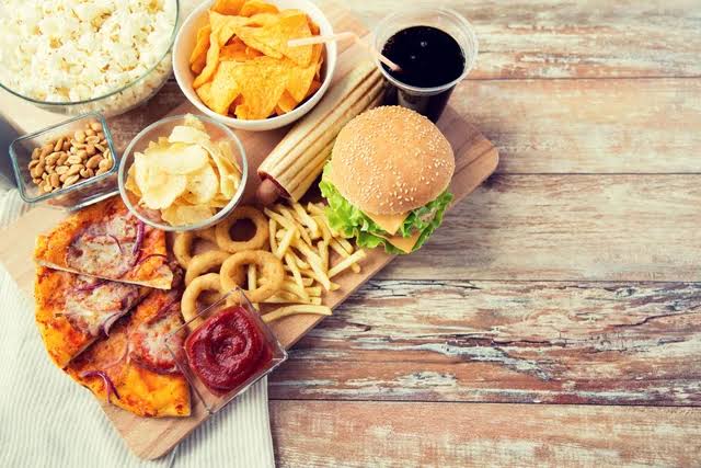 7 Makanan Tidak Sehat yang Dapat Menurunkan Daya Tahan Tubuh