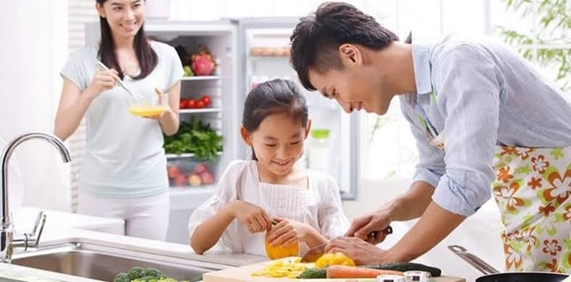 Ini Dia Pentingnya Anak Belajar Memasak Sejak Usia Dini