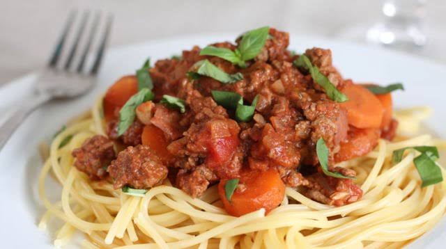 Ini Tipe Makanan yang Sebaiknya Kamu Pilih Ketika di Pesawat