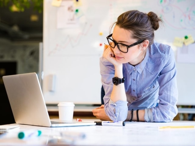 Paling Muda di Kantor? Tetap Semangat Kerja dengan Cara Ini!