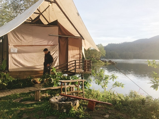 Hotel Bernuansa Outdoor di Bandung, Cocok untuk Camping!