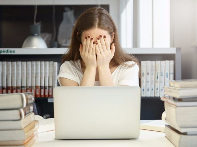 Kena Depresi Tetap Bekerja dan Beraktivitas Normal? Bisakah?