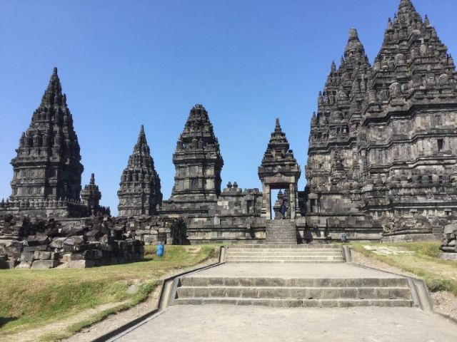 Tempat Bersejarah Indonesia: 5 Destinasi Wajib Kunjungi!