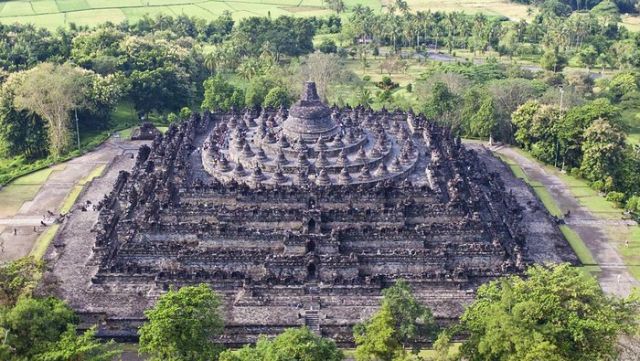 5 Tempat Bersejarah di Indonesia Berikut Ini Wajib Kamu Datangi
