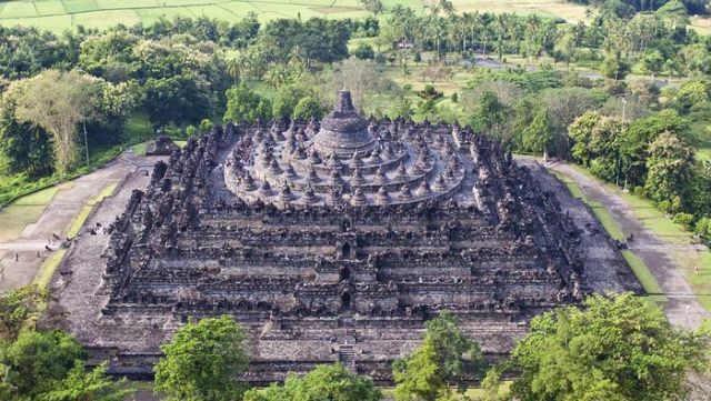 Tempat Bersejarah Indonesia: 5 Destinasi Wajib Kunjungi!