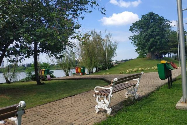 Bosan Ke Mall? Ini 7 Taman Kota Jakarta yang Bisa Kamu Kunjungi