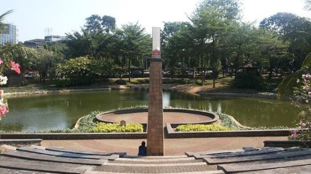 Bosan Ke Mall? Ini 7 Taman Kota Jakarta yang Bisa Kamu Kunjungi