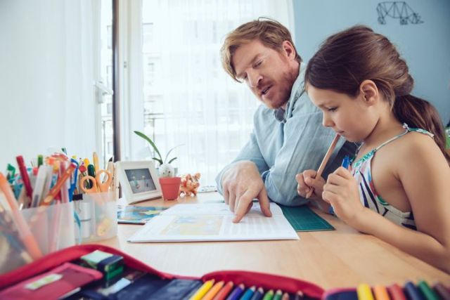 5 Cara Cerdik Tidak Diganggu Anak Saat Work From Home!