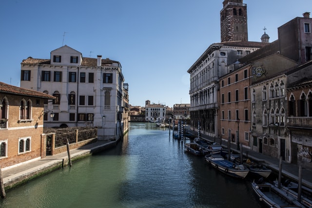 Seperti Diberi Nafas: Kanal Venesia Kembali Bersih dan Nyaman!