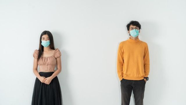 Jaga Jarak Selama 3 Minggu Terbukti Tekan Penyebaran Virus Corona
