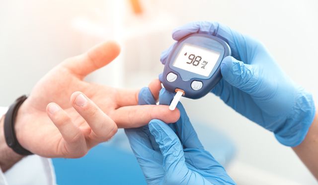 Hipertensi & Diabetes: Cara Cegah Komplikasi Pasien Covid-19