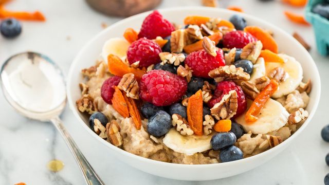 Pentingnya Mengonsumsi Makanan Kaya Vitamin C dan  Zinc Saat Berpuasa