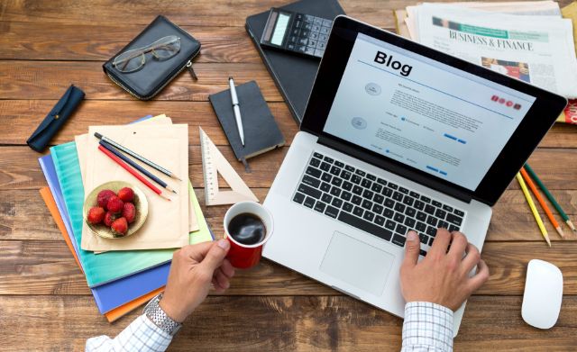 WFH: 7 Tips Jaga Kesehatan Mata saat Menatap Layar Gadget