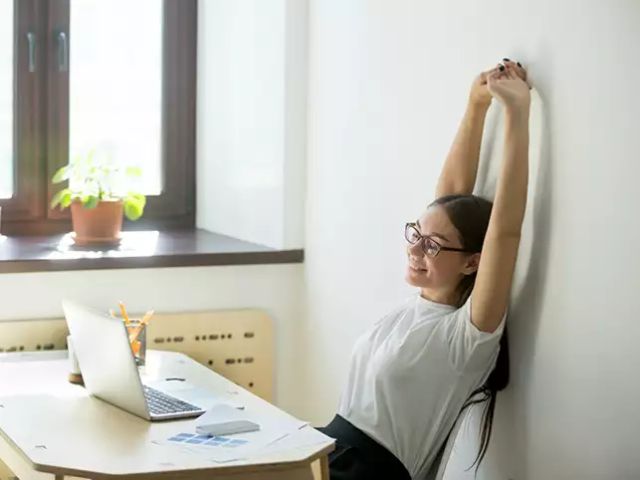 WFH: Terapkan 5 Tips Kerja Sehat dan Efisien di Rumah