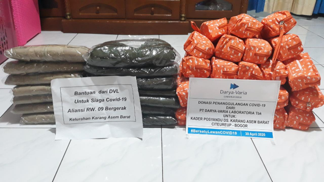 Enervon Berbagi Care Kits Untuk 38 kader posyandu di Citeureup