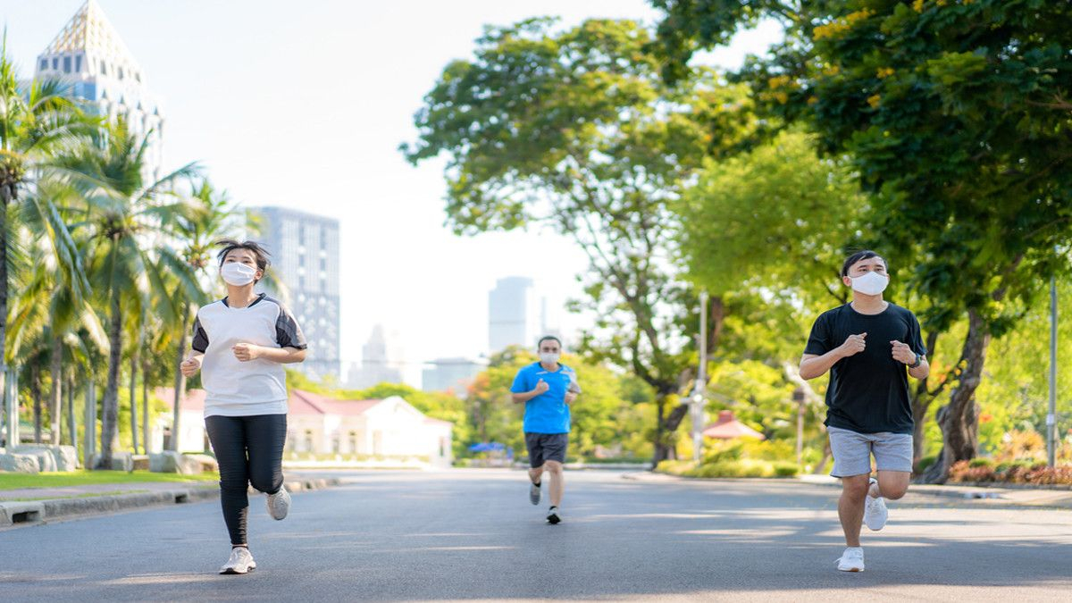 Pakai Masker Dan Jaga Jarak 2 Hal Yang Wajib Diterapkan Saat Olahraga Di Luar Rumah Enervon