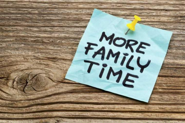 Quality Time Bareng Keluarga Saat Weekend, Ini 4 Kegiatan yang Bisa Dilakukan!