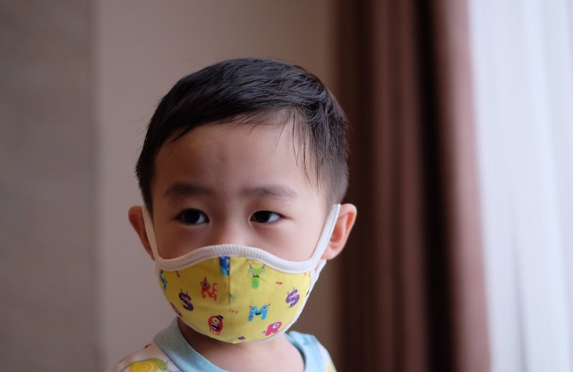 Si Kecil Sulit Pakai Masker? Begini 4 Cara Untuk Atasinya ...