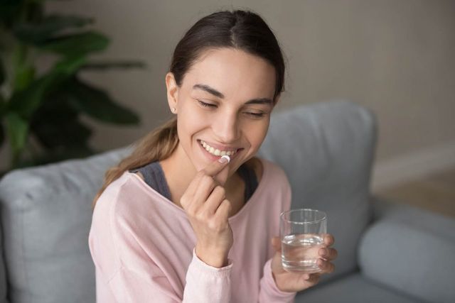 Urin Berwarna Kuning Habis Minum Suplemen, Aman Gak Sih?