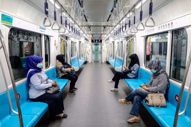 Studi: Pakai Masker Saja Belum Cukup Jika Tak Dibarengi Jaga Jarak