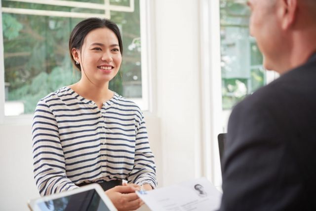 Fresh Graduate Ingin Nego Gaji? Begini 5 Tipsnya!