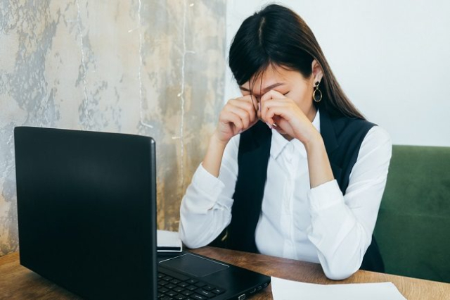 Waktu Online Bertambah Selama Pandemi, Hati-Hati Hal Ini Bisa Bikin Stres!