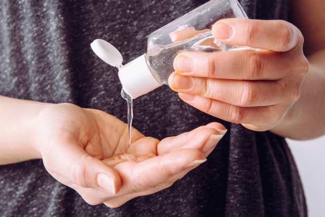 Usai 5 Kali Pakai Hand Sanitizer Mesti Cuci Tangan. Mengapa Demikian?