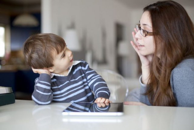 Ajari Tata Krama Anak Sesuai Usia, Begini Lho Caranya!