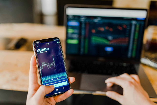 Investasi Saham Makin Diminati, Ini Bedanya Blue Chip dengan LQ45