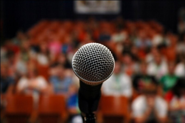 Sering Grogi Saat Public Speaking, Ini 5 Hal yang Bisa Membantumu