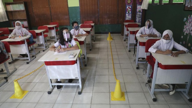 Patut Waspada! Anak dan Remaja Terbukti Mudah Tularkan Virus Corona