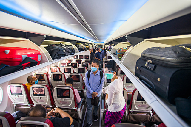 Bepergian Dengan Pesawat Bersama Anak, Amankah Hal Tersebut?