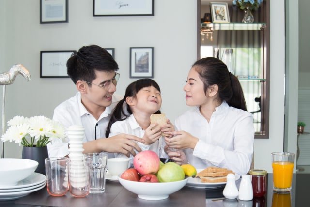 Keluarga Bahagia Dukung Pertumbuhan Anak, Ini Tipsnya