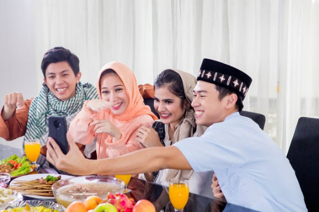 Lebih Baik Silaturahmi Online, Biar Lancar Ikuti 5 Tips Ini Ya