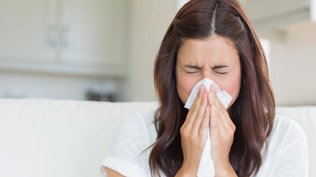 Awas! 5 Penyakit Menular Ini Mudah Tersebar Melalui Batuk dan Bersin Lho