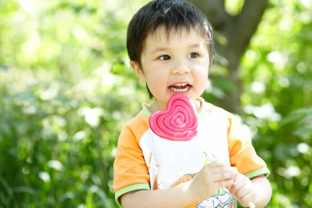 5 Makanan Ini Sebabkan Mood Swing pada Anak. Orangtua Perlu Tahu!