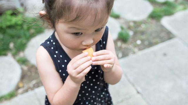 5 Makanan Ini Sebabkan Mood Swing pada Anak. Orangtua Perlu Tahu!