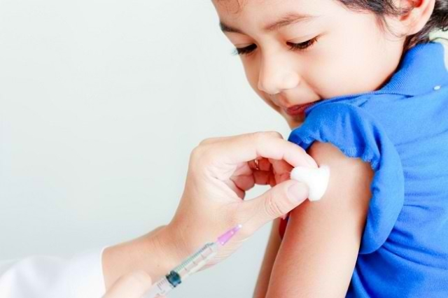 Selama Pandemi, Imunisasi Anak Tetap Wajib Didapatkan. Mengapa Demikian?